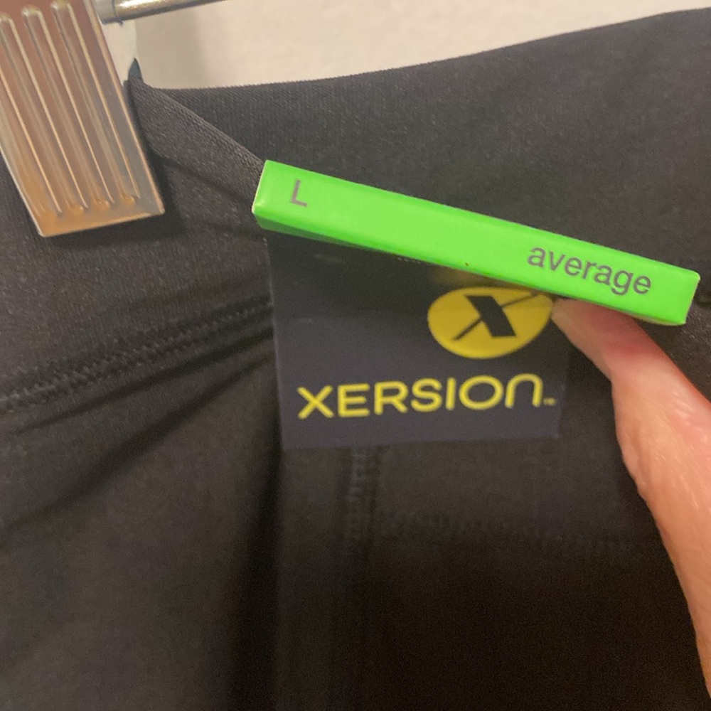 Xersion Black Women's Capri Leggings - Picture 4 of 6
